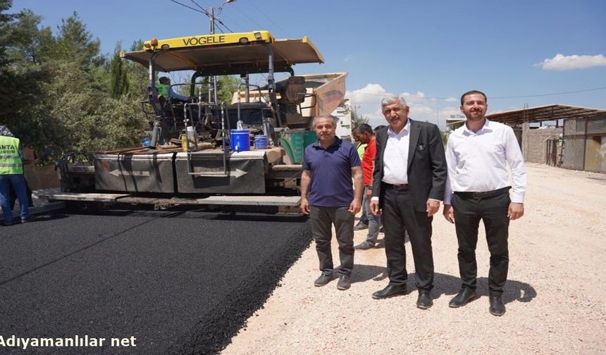 Kahta'da Yılın İlk Sıcak Asfalt Çalışması Başladı