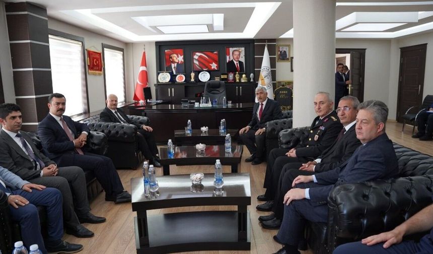 Vali Abdullah Küçük'ten Kahta Belediyesi'ne ziyaret