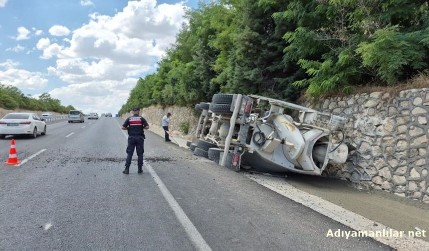 Adıyaman'da Beton Mikseri Devrildi 1 Ağır Yaralı