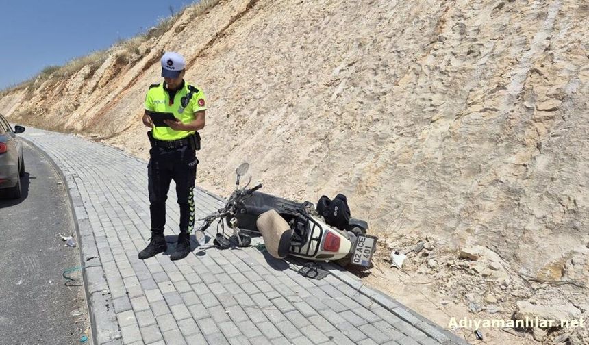 Adıyaman'da Motosiklet Devrildi Sürücü Yaralandı