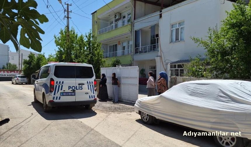 Adıyaman'da Damdan Düşen Genç Yaralandı