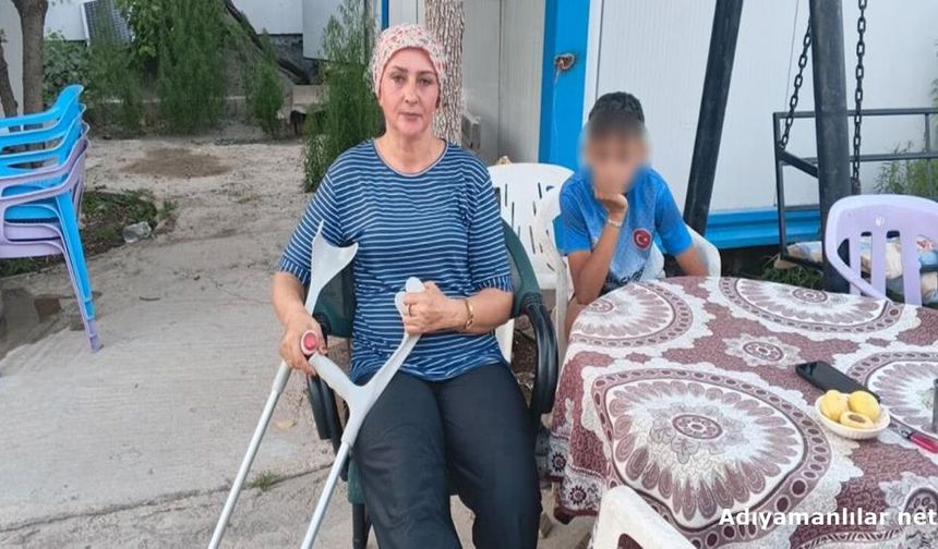 Gölbaşı'nda Başıboş Köpekler Anne Ve Oğlunu Yaraladı