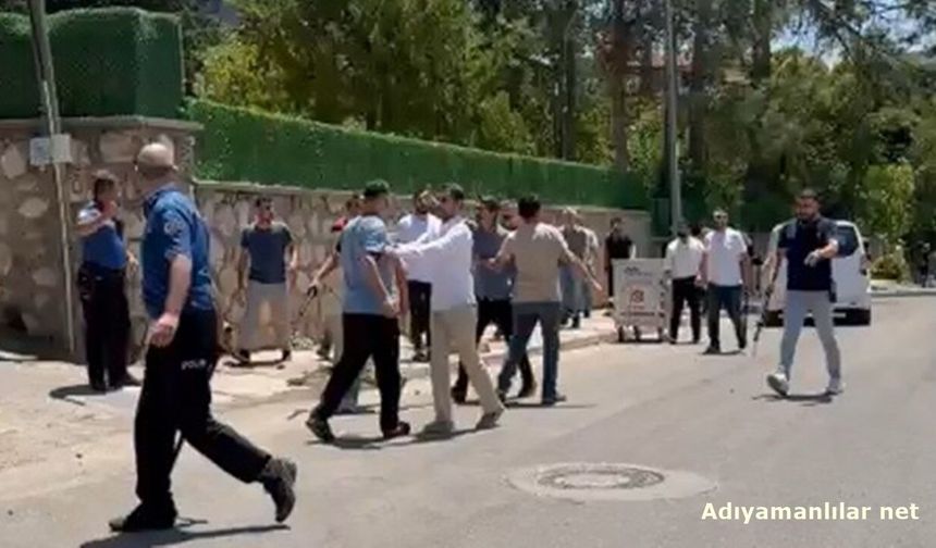 Kahta'da Karakol Önündeki Kavgaya Biber Gazlı Müdahale