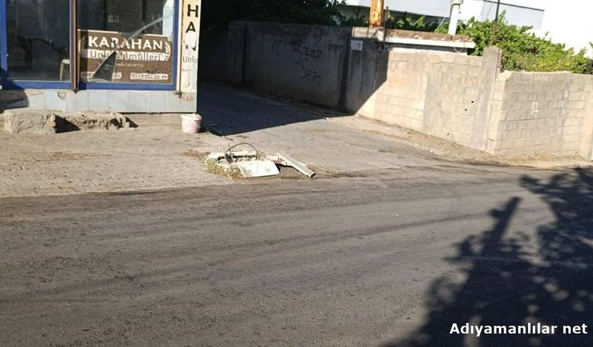 Kahta'da Açıkta Kalan Kablolar Tepki Çekti