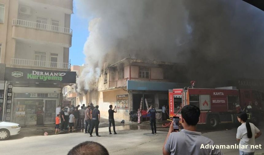Kahta'da İş Yeri Yangınında Tüpler Patladı