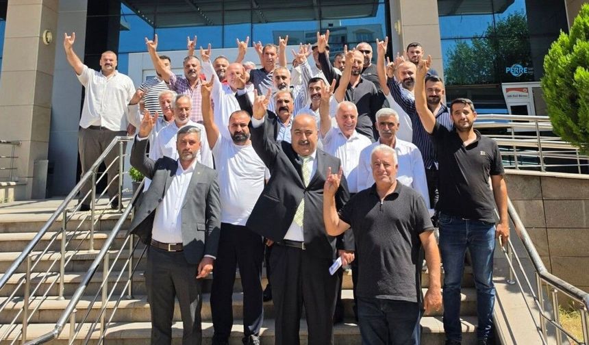 Kahta'da MHP İlçe Başkanı Haşim Turan Mazbatasını Aldı