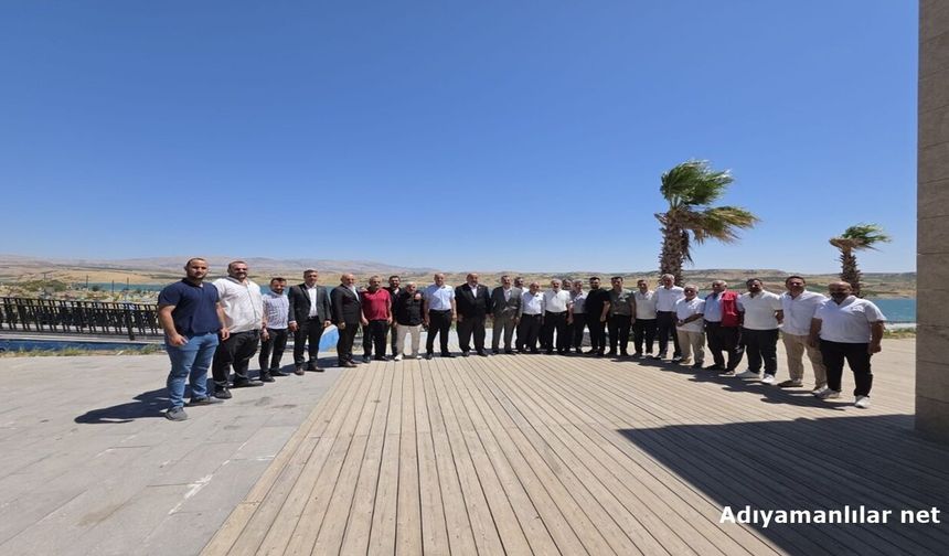 MHP Kahta Muhtarlarla İlçenin Sorunlarını Görüştü