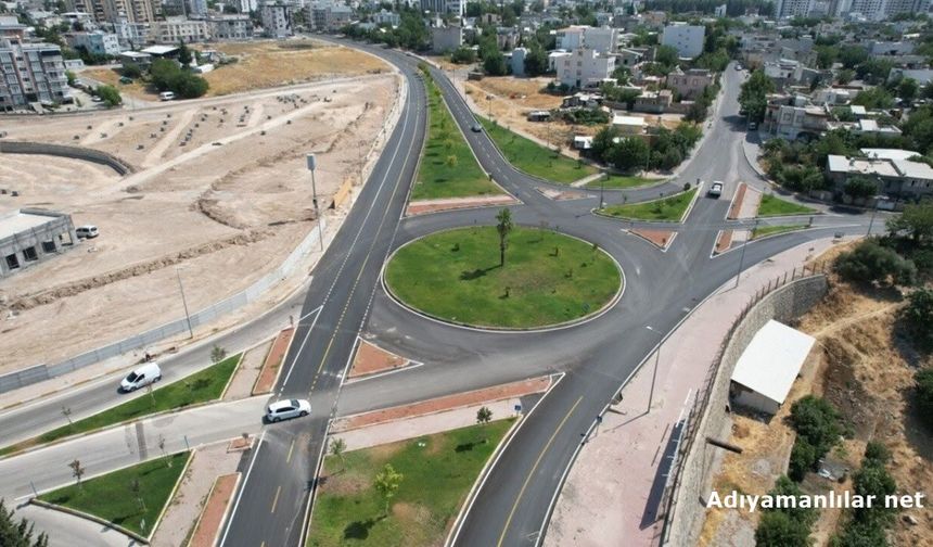 Adıyaman'da Dört Caddeyi Buluşturan Akıllı Kavşak Açıldı