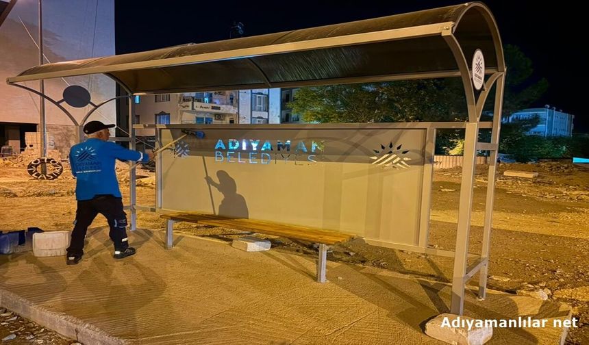 Adıyaman'da Otobüs Duraklarında Temizlik Seferberliği
