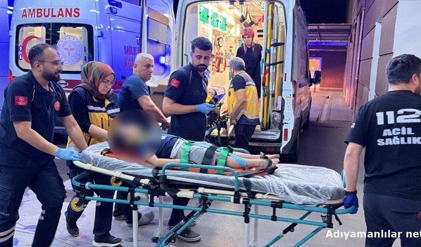 Adıyaman'da Takla Atan Otomobilde 2 Çocuk Yaralandı