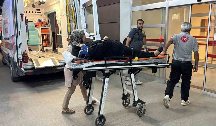 Adıyaman-Gölbaşı Yolunda İki Otomobil Çarpıştı 4 yaralı