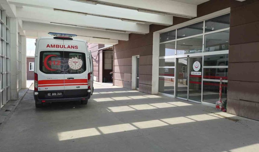 Adıyaman'da minibüs devrildi: 13 yaralı