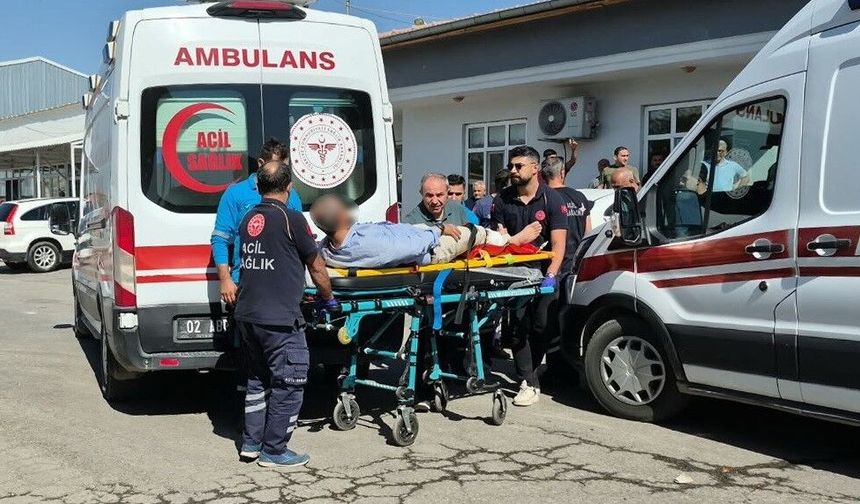 Belediye binası bahçesinde silahlı saldırı: 3 yaralı