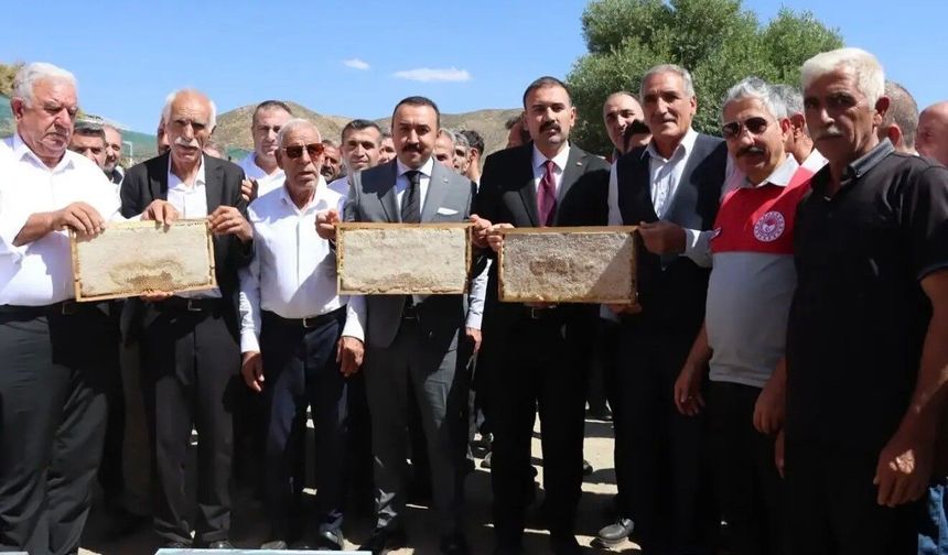 Çelikhan'da bal hasadı şenliği gerçekleştirildi