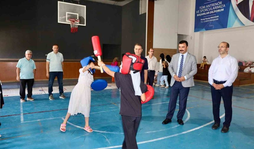 Kahta Kaymakamı Soysal yaz kulübü öğrencileriyle buluştu