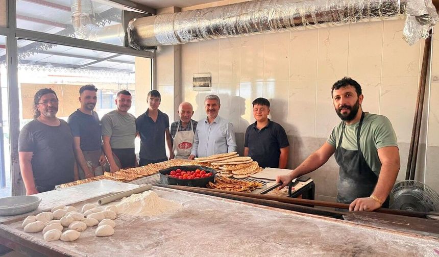 Başkan Reşit Alkan çarşı esnafıyla bir araya geldi