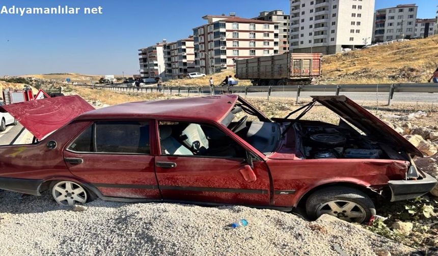Besni'de Kontrolden Çıkan Otomobil Şarampole Girdi 1 Yaralı