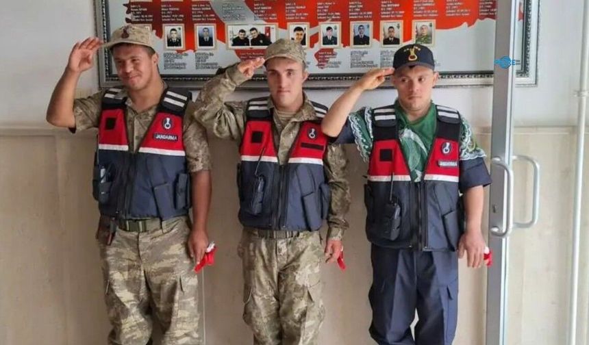 Besnili üç özel birey asker kınası yaktı, üniforma giydi: Duygu dolu tören