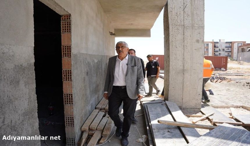Kahta'da Kadın Yaşam Ve Yüzme Merkezi Yükseliyor