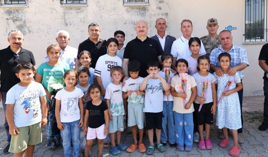 Vali Küçük Beş Köyde Vatandaşların Taleplerini Dinledi