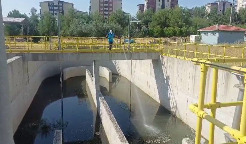 Adıyaman'da karasinek ve haşereye karşı mücadele sürüyor