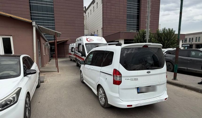 Ambulans girişine park eden sürücü tepkilere neden oldu