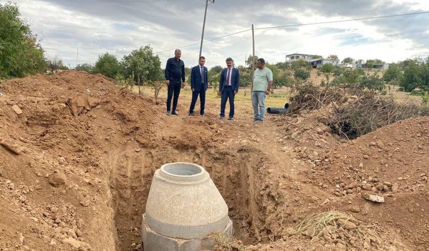 Besni'de KÖYDES kapsamında kanalizasyon çalışmaları sürüyor