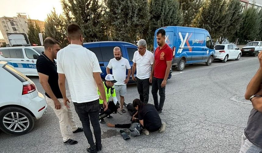 Motosiklet ile otomobil çarpıştı: 1 yaralı