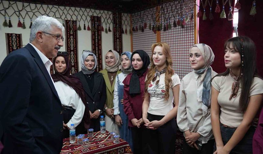Prof. Dr. Hasari Çelebi, Kahtalı gençlerle buluştu