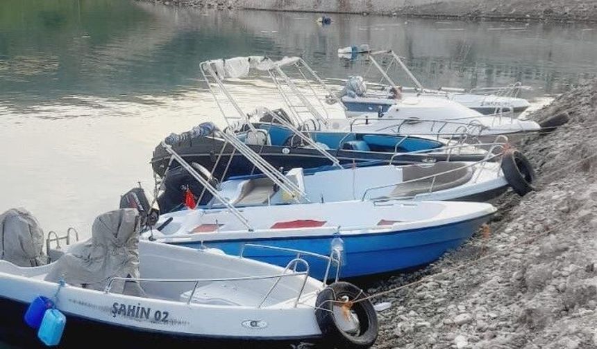 Zabıtanın uyarısının ardından teknecilerden liman çağrısı