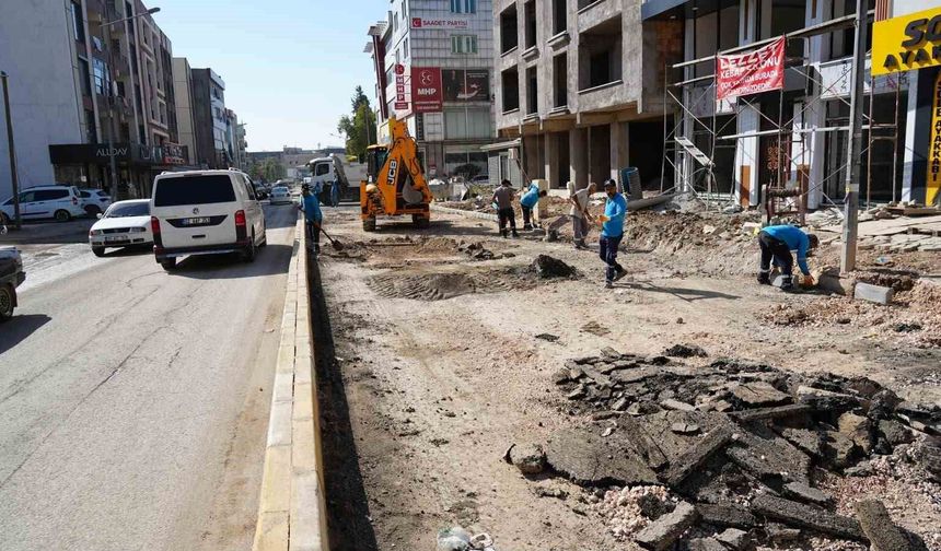 Zey Caddesi'nde altyapı tamamlandı, asfalt çalışması başladı