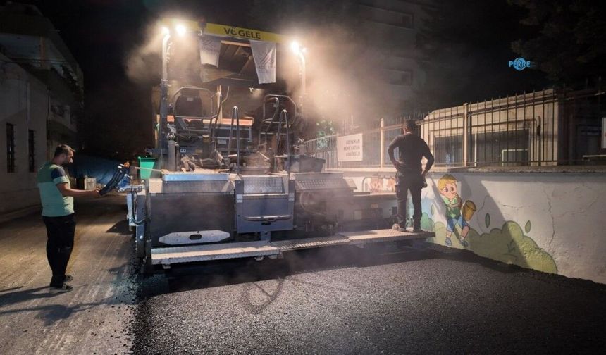 Mara ve Musalla mahallelerinde gece asfalt mesaisi