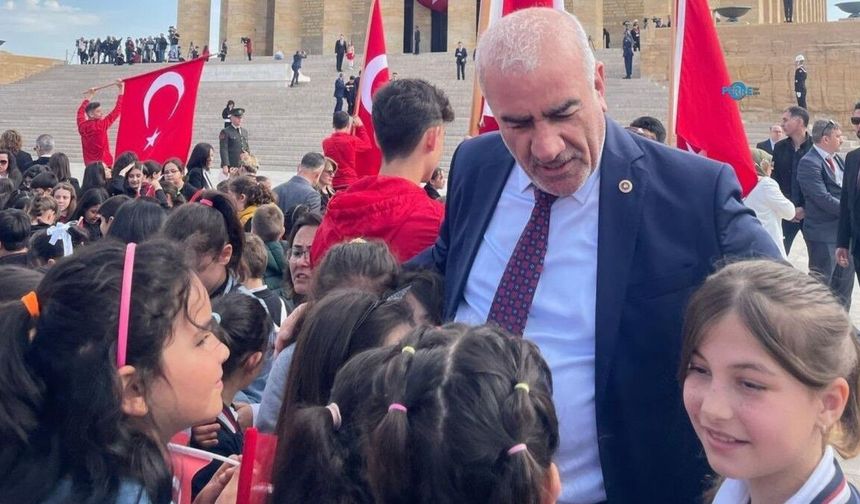 Milletvekili Hüseyin Özhan: 'Güçlü bir toplumun temel taşı eğitimdir'