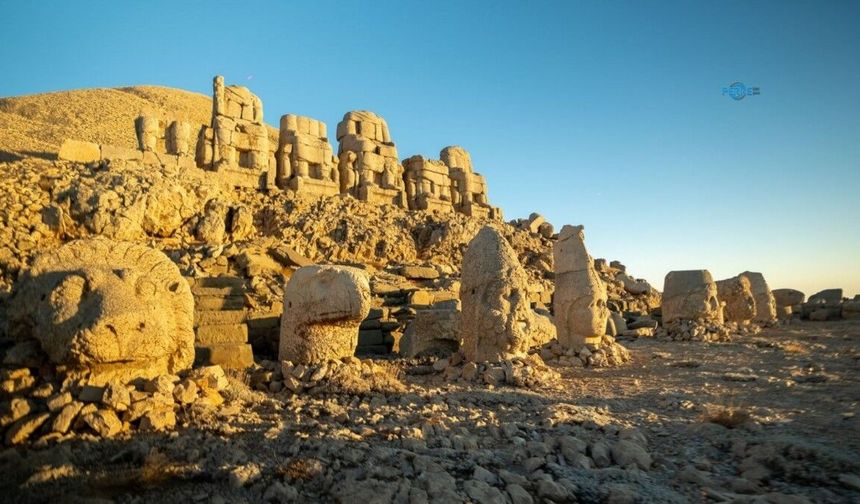 Nemrut Dağı'ın eşsiz manzarası ziyaretçilerini bekliyor