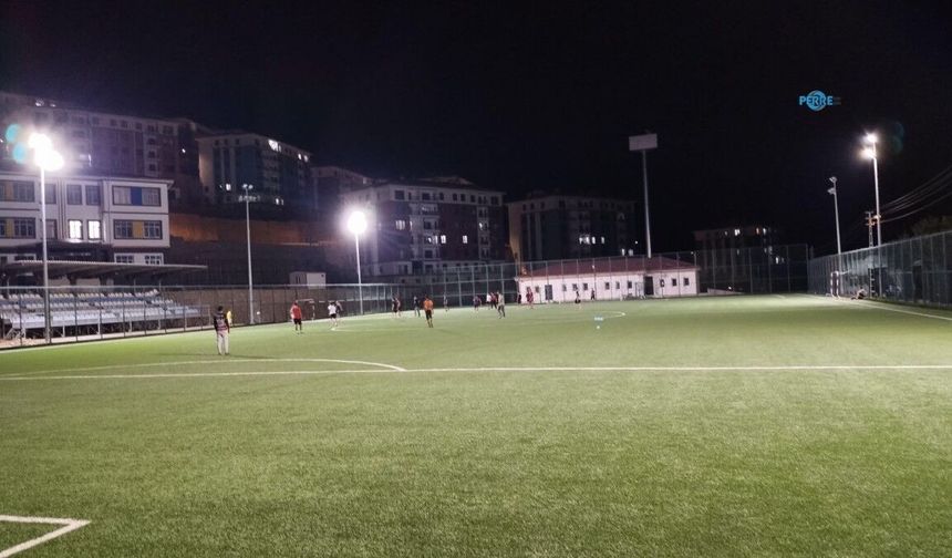 Tut ilçesinde köyler arası futbol turnuvası dostluk maçıyla başladı