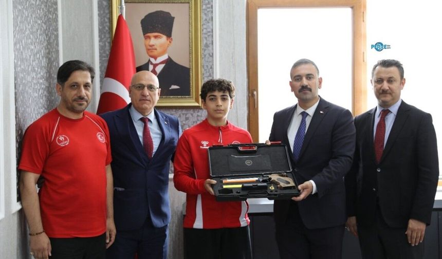Adıyaman'da Avrupa şampiyonu Mehmet Ali Kaya'ya anlamlı tebrik