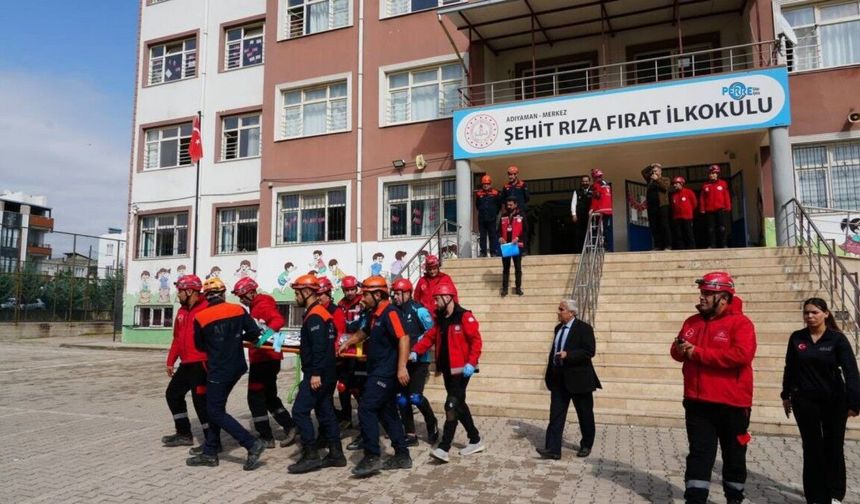 Adıyaman'da Dünya Afet Risklerini Azaltma Günü'nde tatbikatlar yapıldı