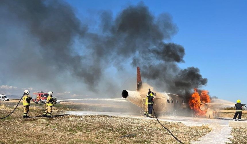 Adıyaman Havalimanı'nda uçak yangını tatbikatı