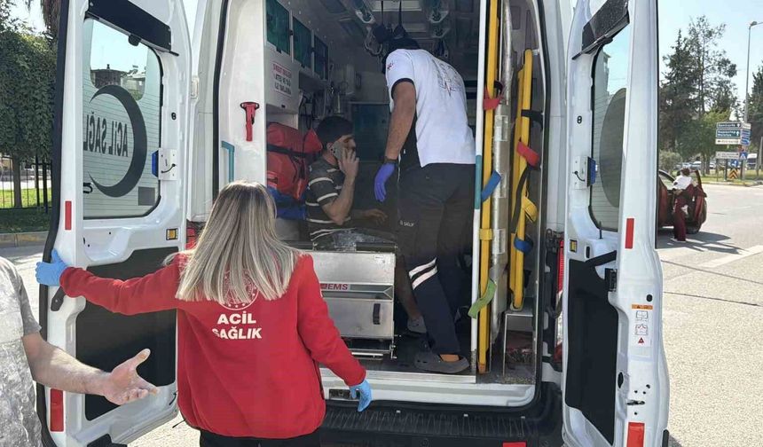 Adıyaman'da iki kamyonet ile iki otomobil çarpıştı: 1 yaralı