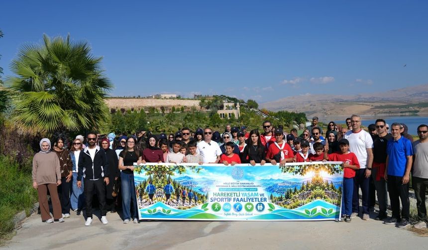 Adıyaman'da öğretmen ve öğrenciler doğa yürüyüşünde buluştu