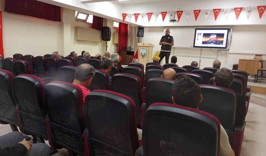 Adıyaman'da öğretmenlere uyuşturucuyla mücadele semineri