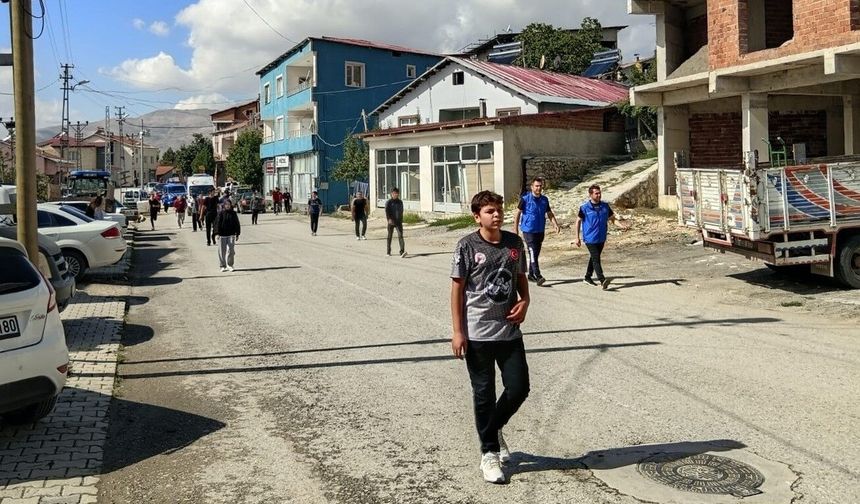 Çelikhan'da ödüllü atletizm koşusu düzenlendi
