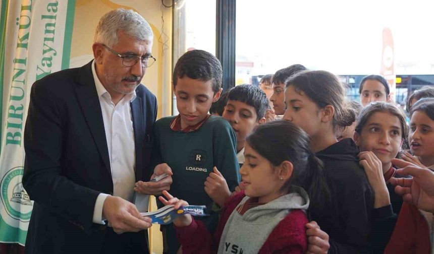 Başkan Hallaç: 'Kitapla buluşan her nesil, geleceğe atılmış güçlü bir adımdır'