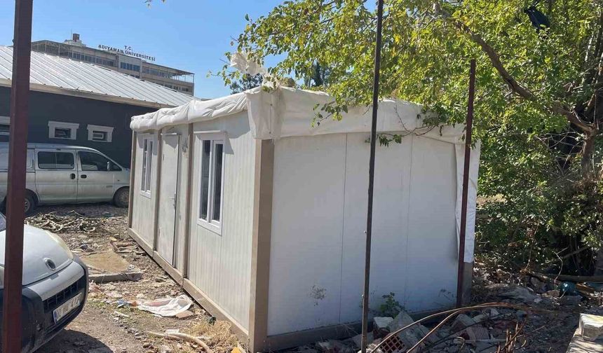 Adıyaman’da konteynerden klima çalan hırsızlar kayıplara karıştı