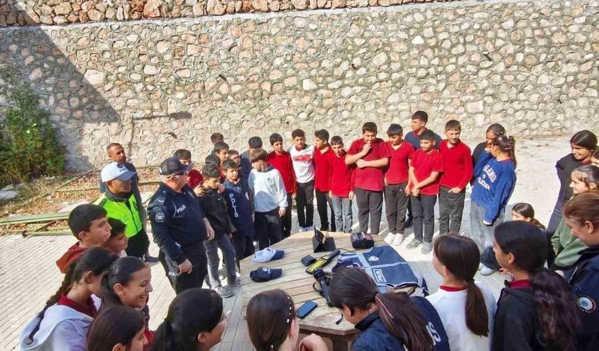 Tut'ta öğrencilere trafik eğitimi verildi