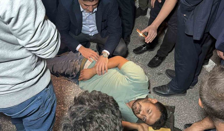 Adıyaman'daki kazada yaralıya ilk müdahaleyi vali ve milletvekili yaptı