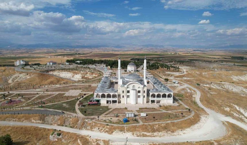 Yaşlılar ebru sanatıyla kendi eserlerini ortaya çıkardı