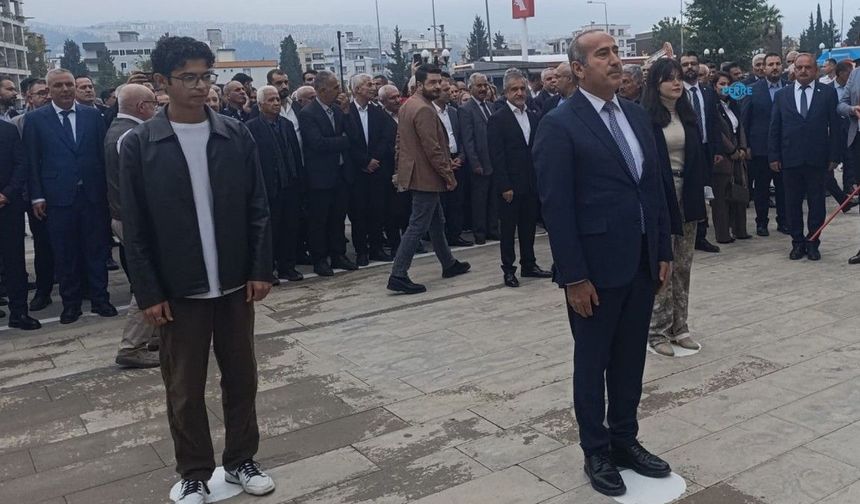 Başkan Özcan: 'Cumhuriyet 103 yıldır Anadolu'yu aydınlatıyor'