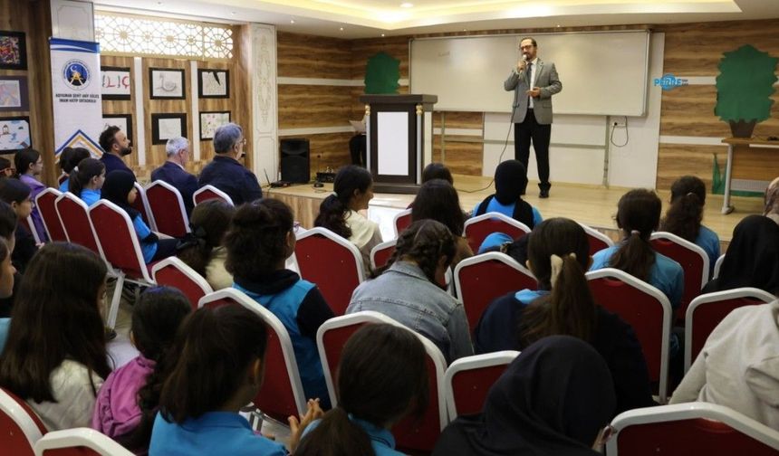 'Bir ayrıcalıktır imam hatipli olmak' konferansı Adıyaman'da düzenlendi