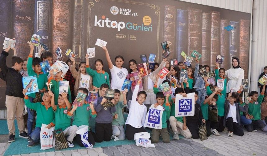 Kahta Kitap Günleri sona erdi, yerel basın mensuplarına plaket verildi
